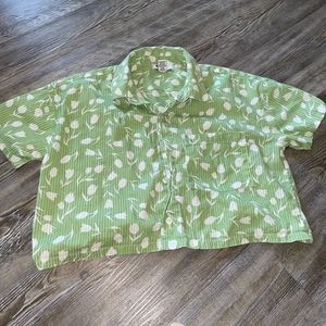 Tillys cropped button up